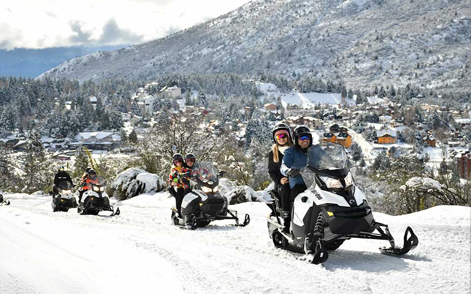 Paseo en moto de nieve en Cerro Catedral (La Cueva)