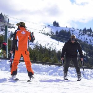 Clase grupal de ski o snowboard en Cerro Catedral